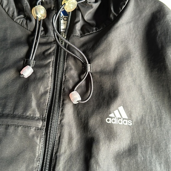 Adidas - Picture 2 of 5